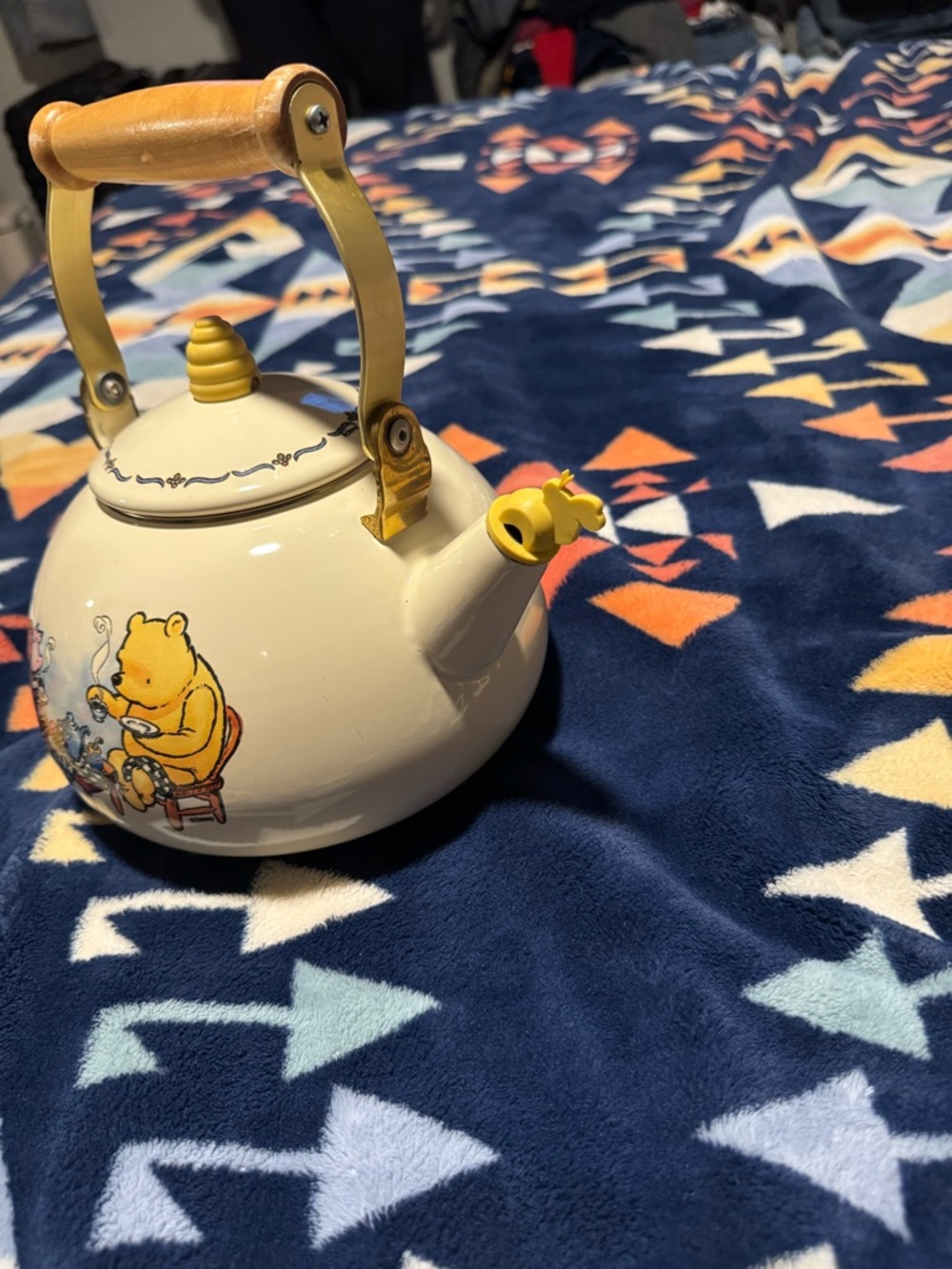 90s Winnie the Pooh Tea Kettle ceramic whistling teapot - Picture 4 of 7